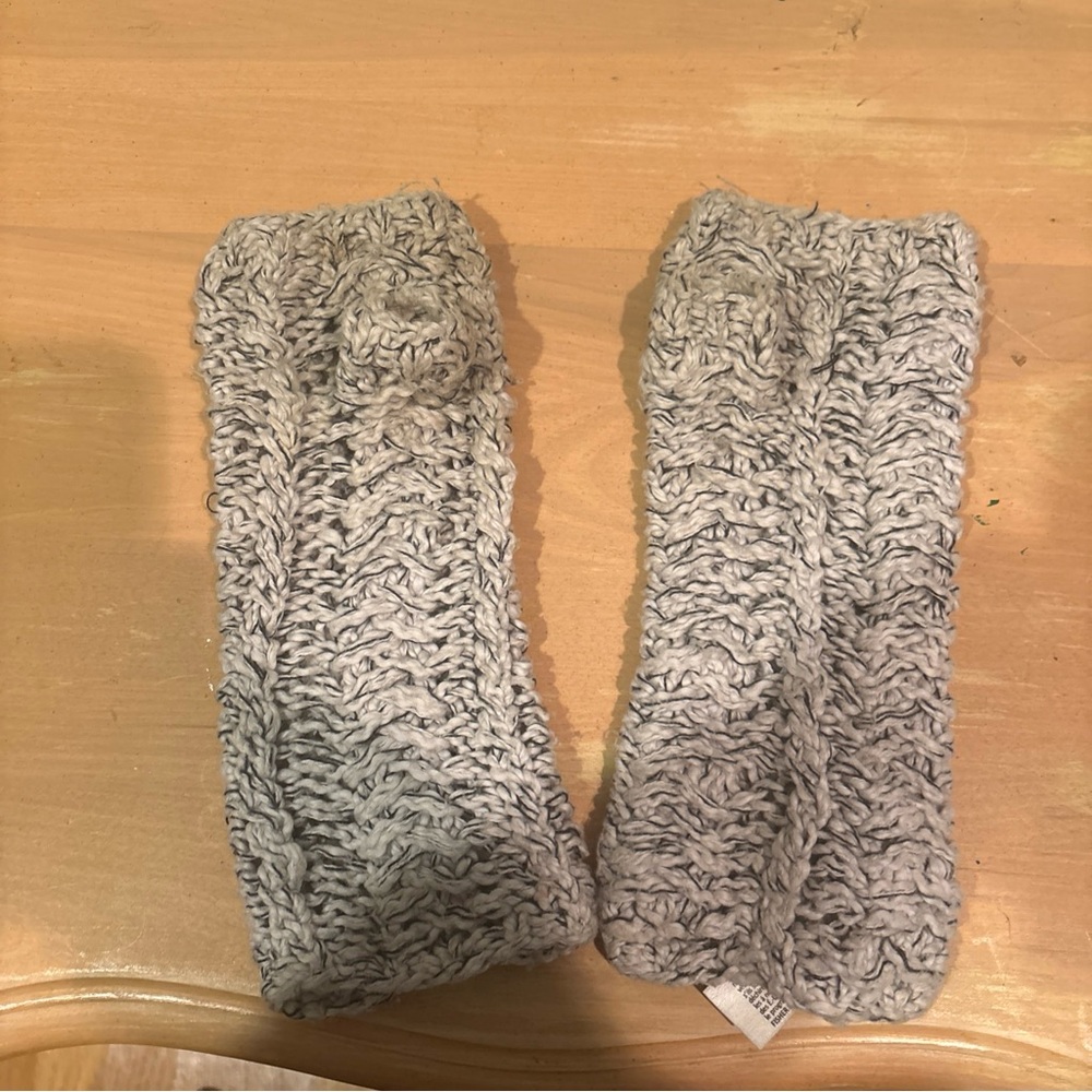 Eileen Fisher Light Gray Knit Glovelettes (fingerless gloves)
